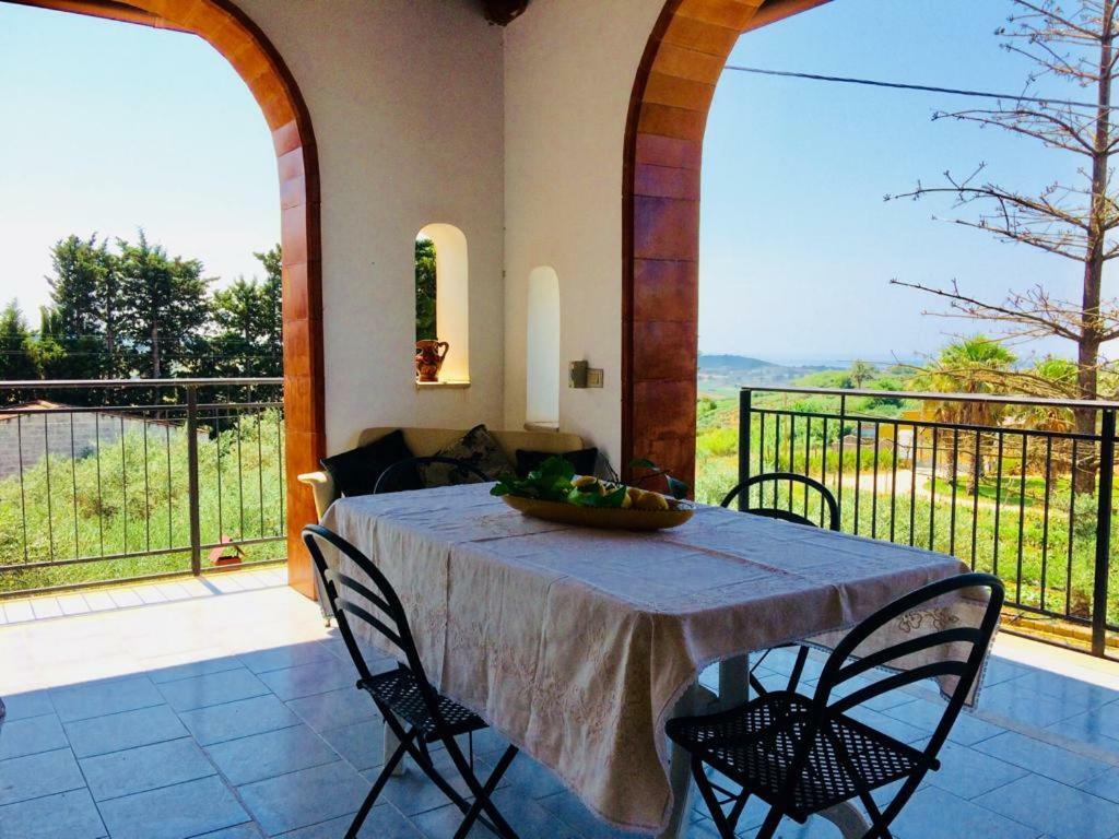 メンフィ Casa Vacanza Mariaolivaヴィラ エクステリア 写真